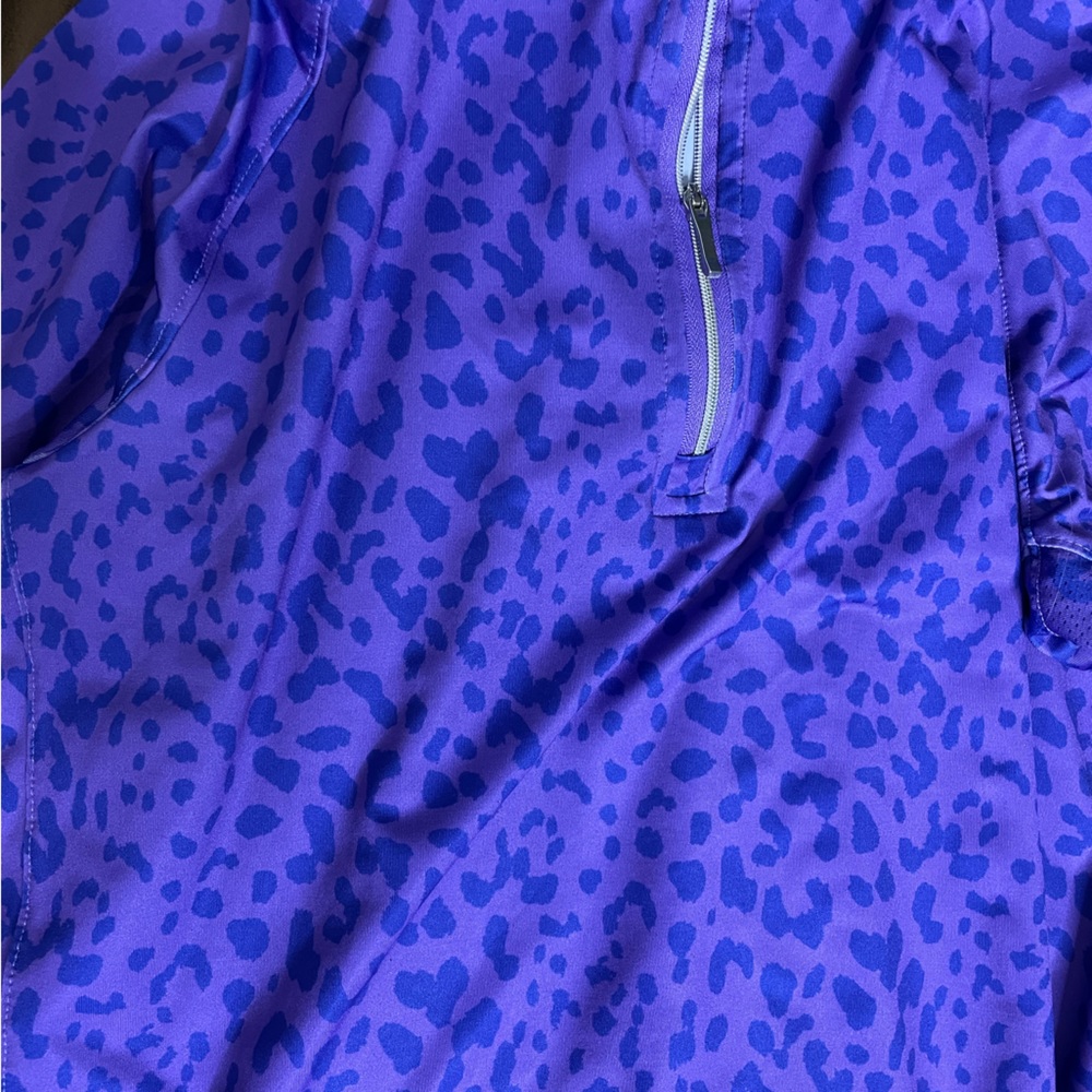 Light long sleeve pullover - Picture 3 of 3